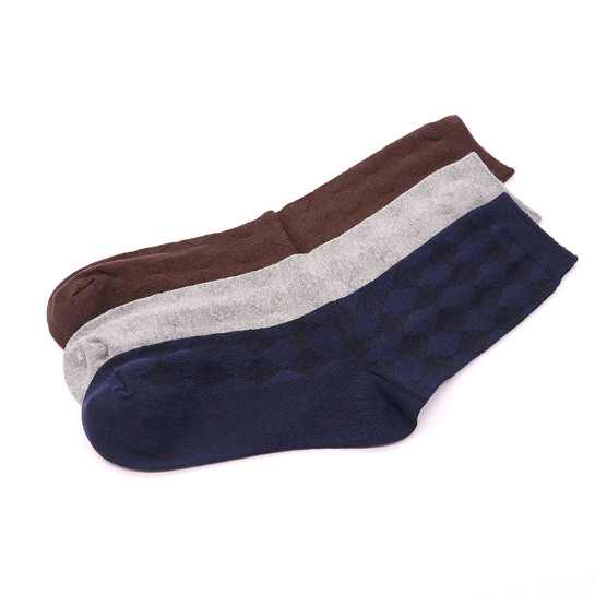 Different color square pattern comfortable cotton socks