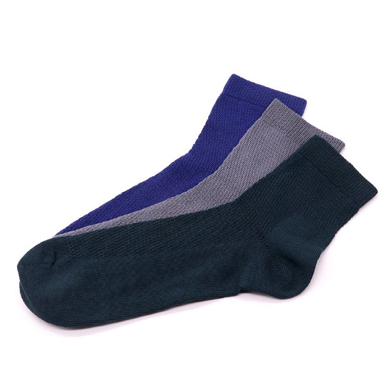 Different color middle size common durable cotton socks