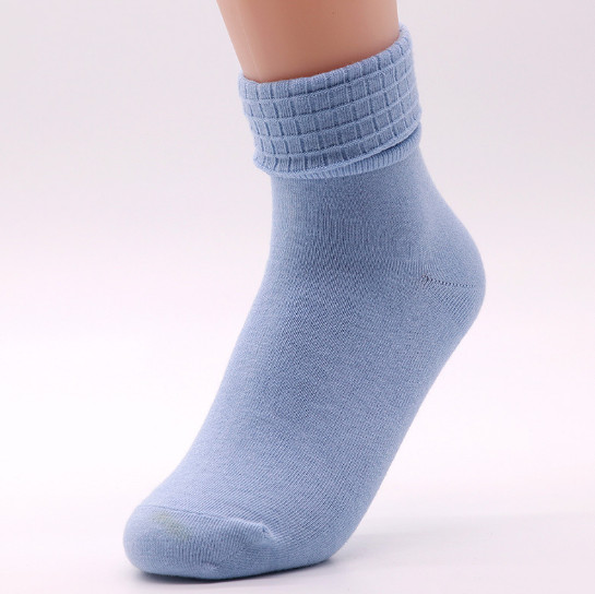 Light blue middle size popular comfortable cotton socks